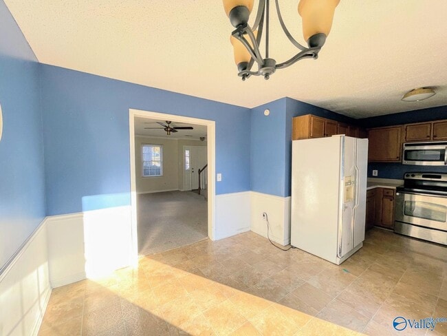 Building Photo - 603 Maysville Rd NE