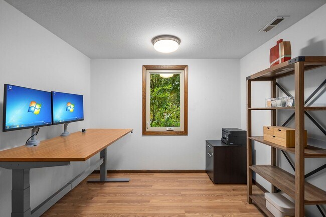 Building Photo - Beautiful 3 bedroom home in Lake Oswego!