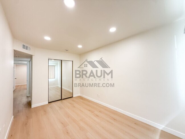 Building Photo - 11839 Burbank Blvd