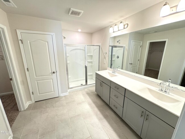 Building Photo - 4 Bedroom Single Family House for Rent