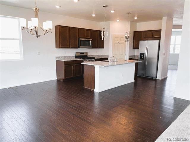 Building Photo - 517 Silver Rock Trl