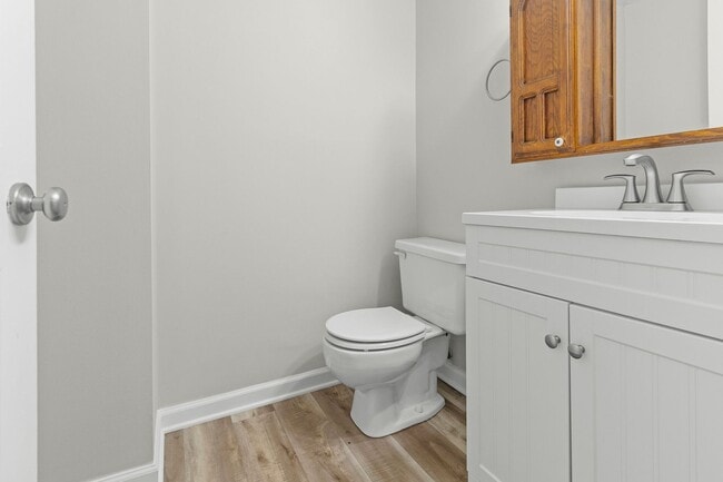 Building Photo - Broad Ripple townhome with garage, updated kitchen, and walkable convenience!