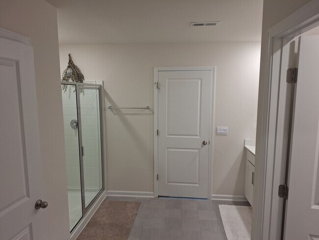 Building Photo - Lovely Four Bedroom Home  Appropriately 5 ...