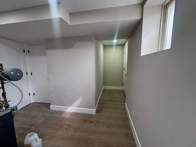 Building Photo - 192 Halladay St