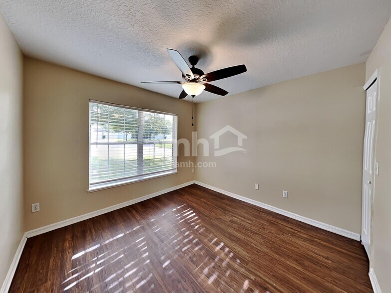 Building Photo - 1030 Lancelot Dr