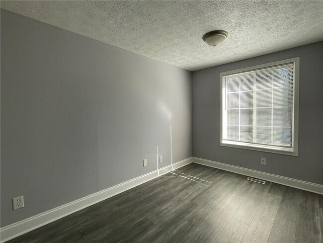 Building Photo - 1001 Traymore Dr