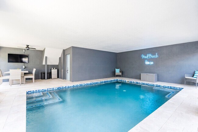 Building Photo - Fully Furnished + Utilities Included Beach...