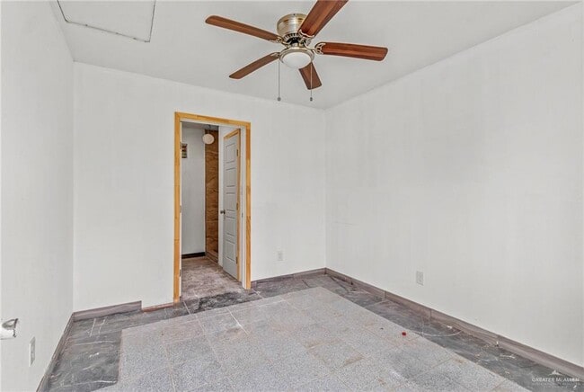 Building Photo - 20 N Shary Rd