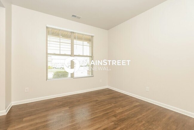Building Photo - 4 Bedroom Pet-Friendly Home in LEBANON, TN with Main Street Renewal
