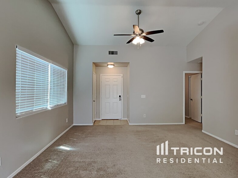 Building Photo - 25726 W St Kateri Dr