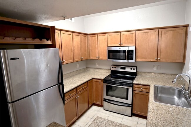 Building Photo - Borgata Condominium/Downstairs Two Bedroom Unit