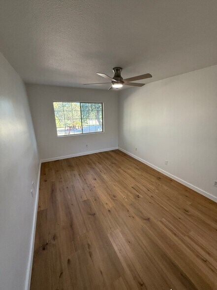 Building Photo - 1373 Real Way Ln