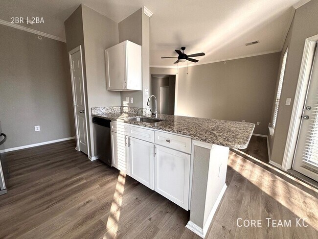 Building Photo - 701 Westport Rd