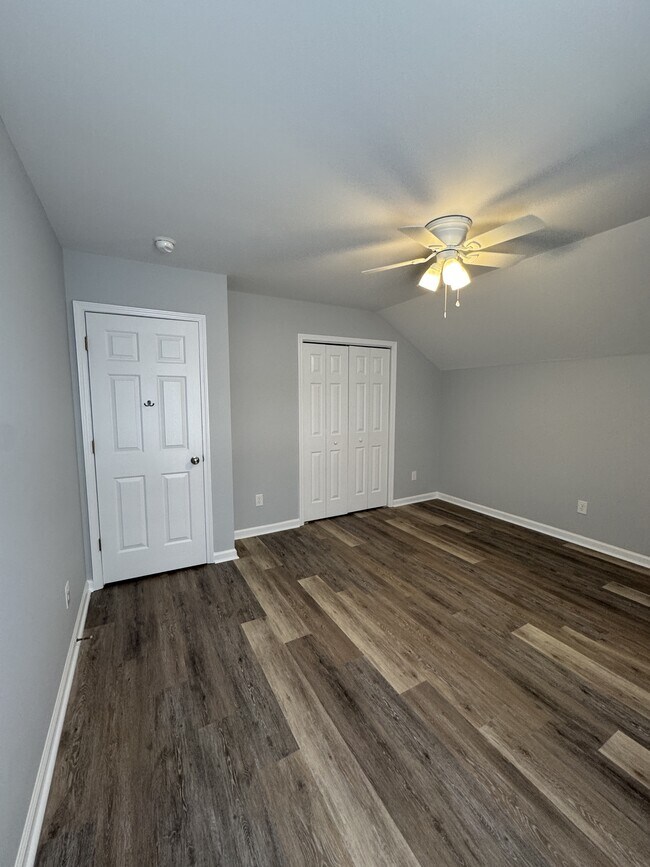 Building Photo - 4529 Farm Lake Dr