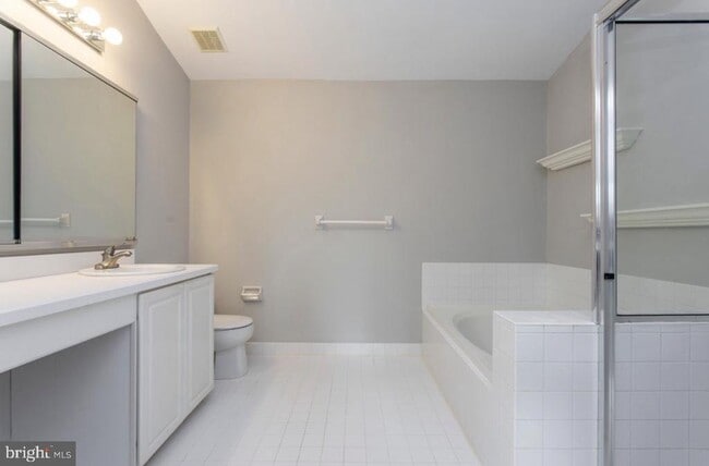 Building Photo - 105 Farrington Ct