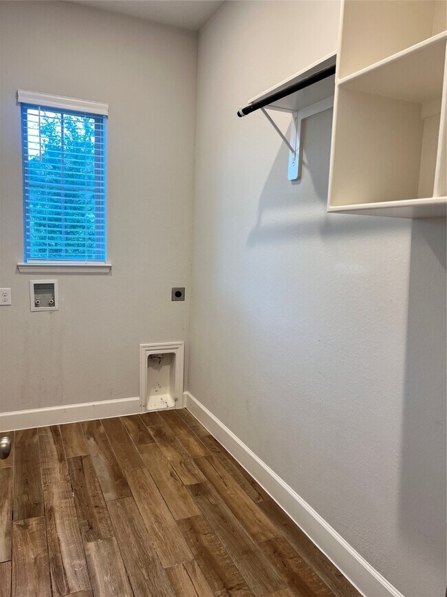 Building Photo - 418 Glacier Pass