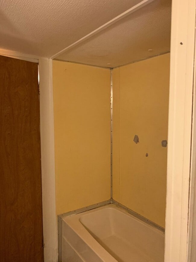 Building Photo - Haughton Peaceful Pines 2 Bed 1 Bath