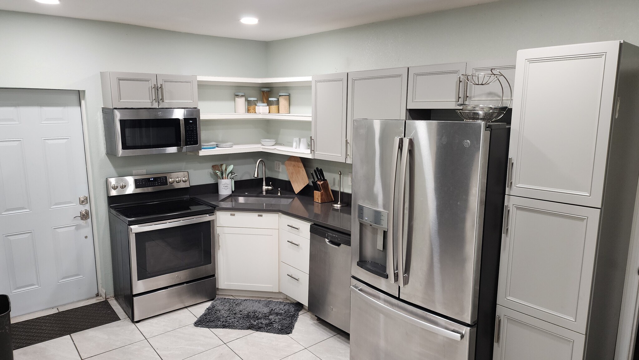 Building Photo - 1002 Brothers Ave.