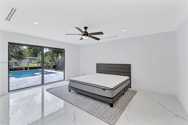 Building Photo - 1608 SW 5th Ct