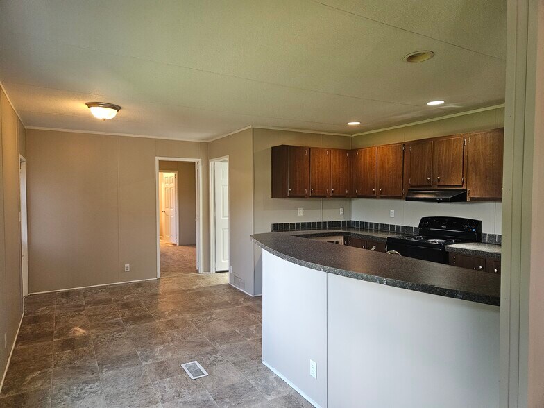 Building Photo - 79 Lynnwood Cir