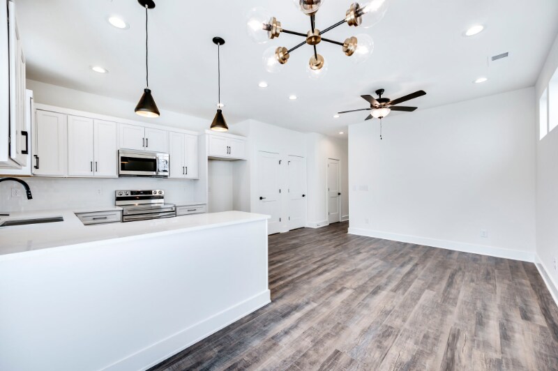 Building Photo - 518 Taffy Wy