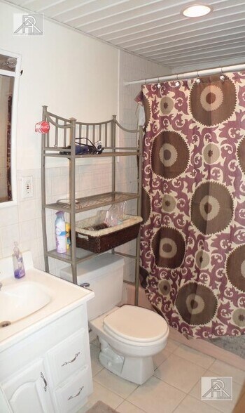 Building Photo - 15 Commonwealth Ct