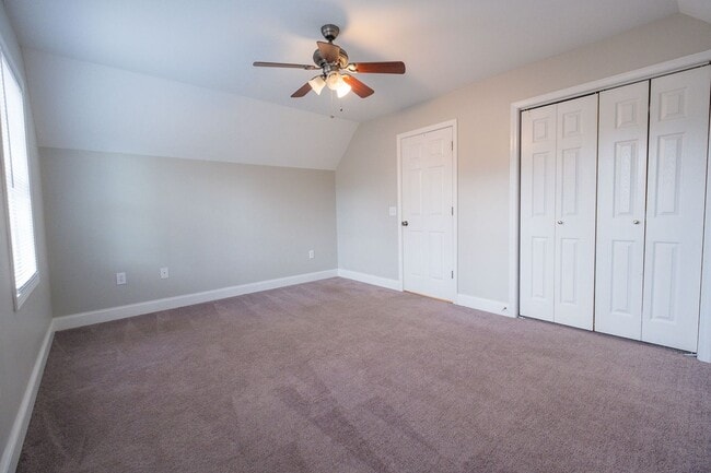 Building Photo - 472 First Street | 4 BED 2 BATH + MOVE IN SPECIAL