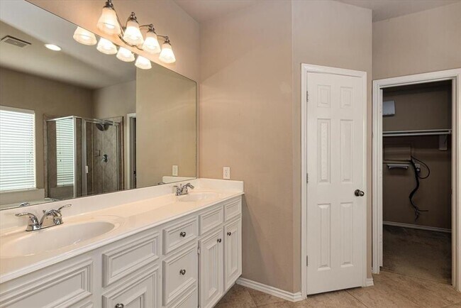 Building Photo - 4531 Long Creek Dr