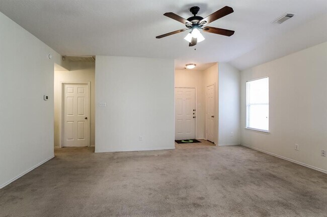 Building Photo - 8707 Farm Ridge Ln