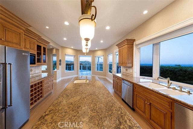 Building Photo - 12 San Remo