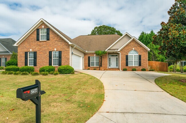 Primary Photo - 256 Southbank Dr
