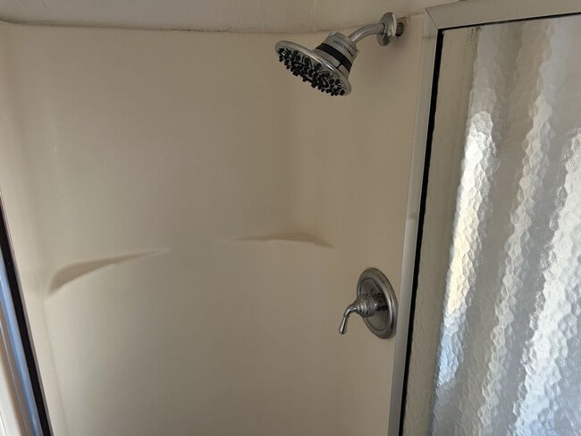 Building Photo - Remodeled 3 Bedroom, 2 Bath Home