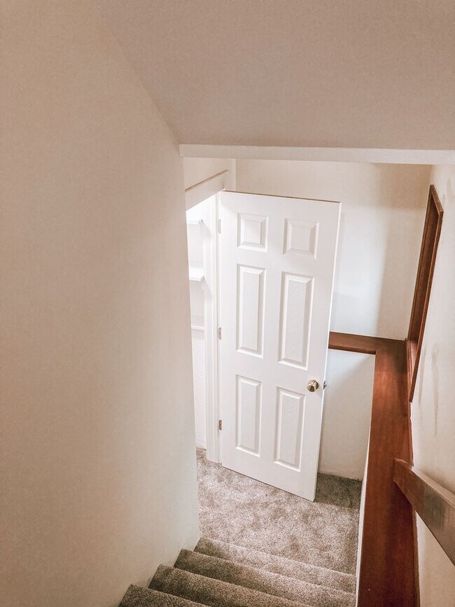 Building Photo - 5020ss