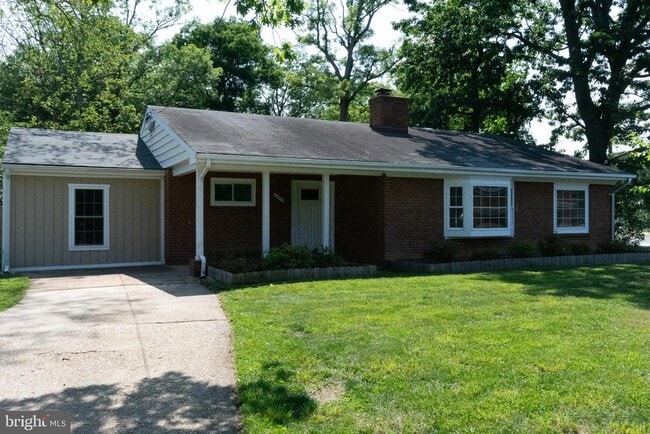 Building Photo - 6400 Japonica St