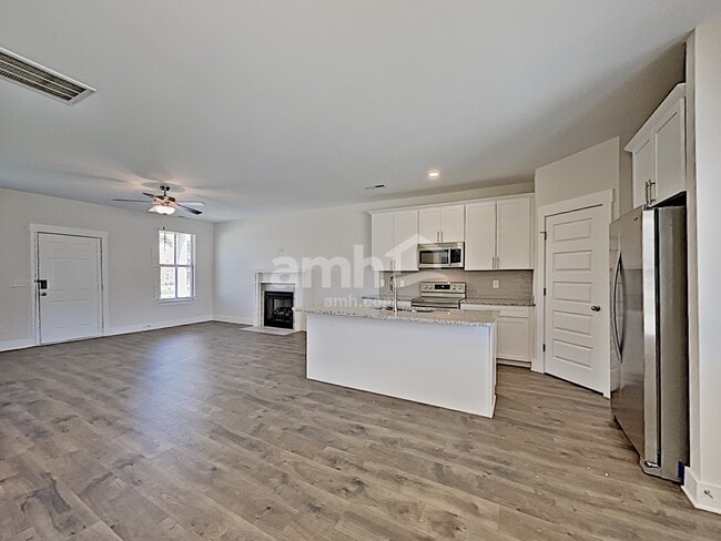 Building Photo - 5145 Jack Byrnes Dr