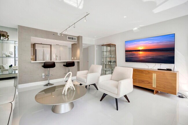 Primary Photo - 540 Brickell Key Dr