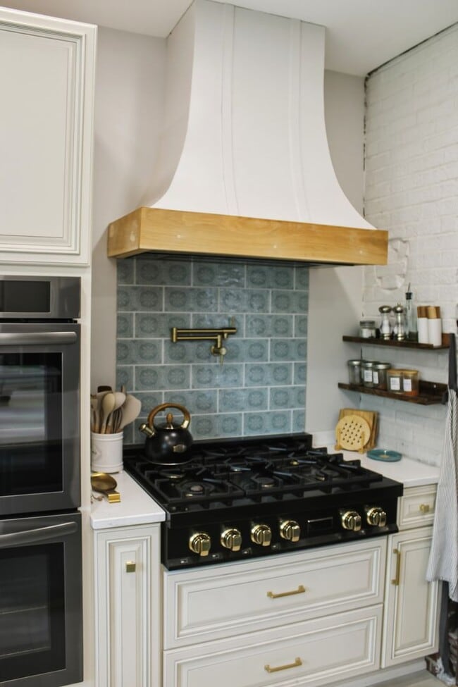 Building Photo - 5 bedroom on 2 acres