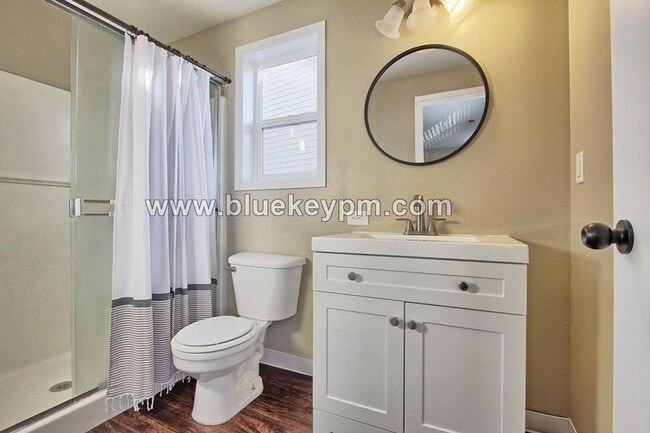 Building Photo - 4 Bed, 2.5 Bath Home in Cul-de-sac in Fisher's Landing East
