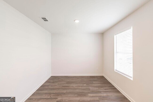 Building Photo - 105 Flat Rock Ml Trl