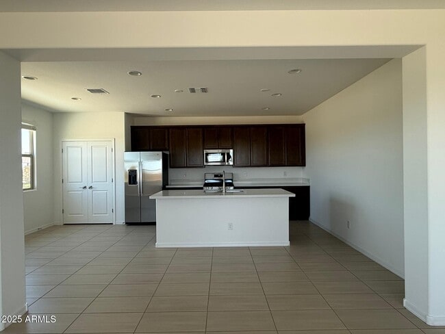 Building Photo - 14596 W Sand Hills Rd
