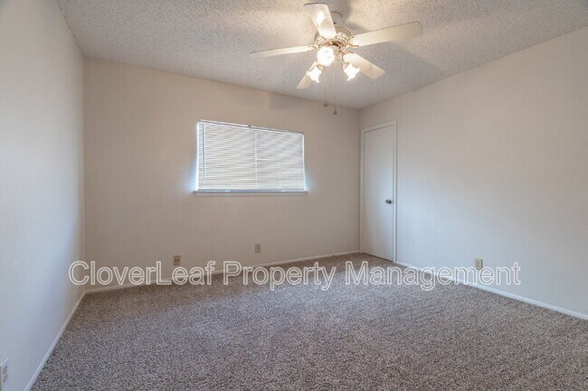 Building Photo - 13923 Grove Patch