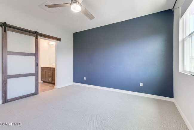 Building Photo - 597 Mustang St