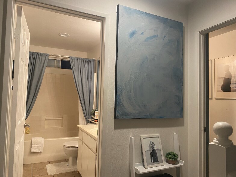 Building Photo - 2406 Maravilla Way