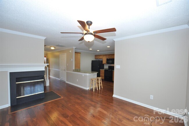 Building Photo - 8421 Southgate Commons Dr