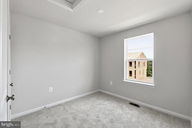 Building Photo - 241 Monteith Dr