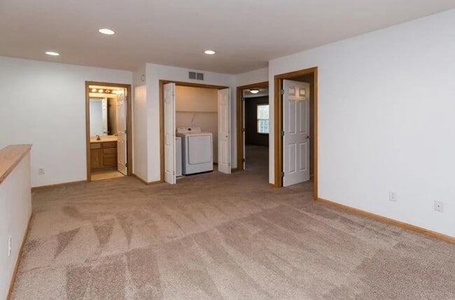 Building Photo - 277 S 79th St