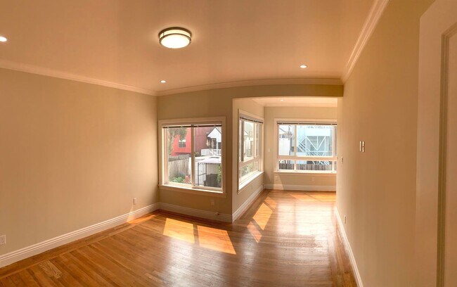 Building Photo - 423-425 11th