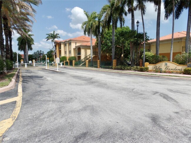 Building Photo - 7330 NW 114th Ave