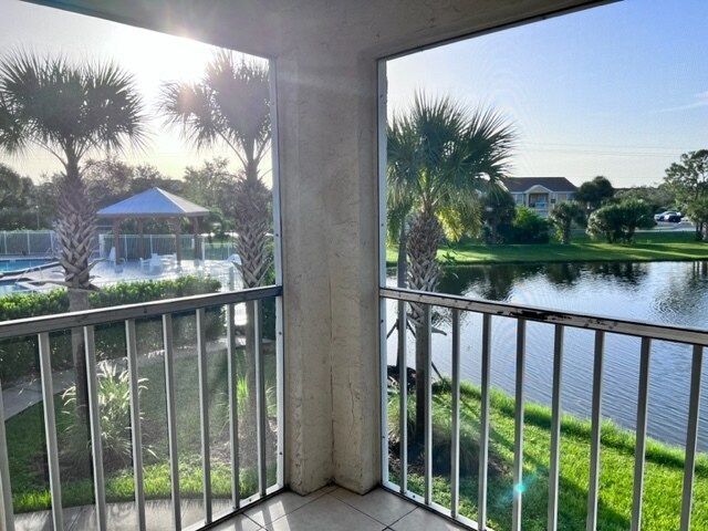 Building Photo - 153 Santa Clara Dr