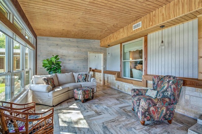 Building Photo - 18754 Farm to Market Rd 2755